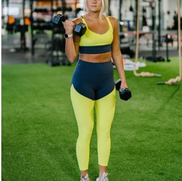 New Zyia Neon Yellow Parallel Luxe Hi-Rise 7/8 24" Size 4 - Picture 2 of 14